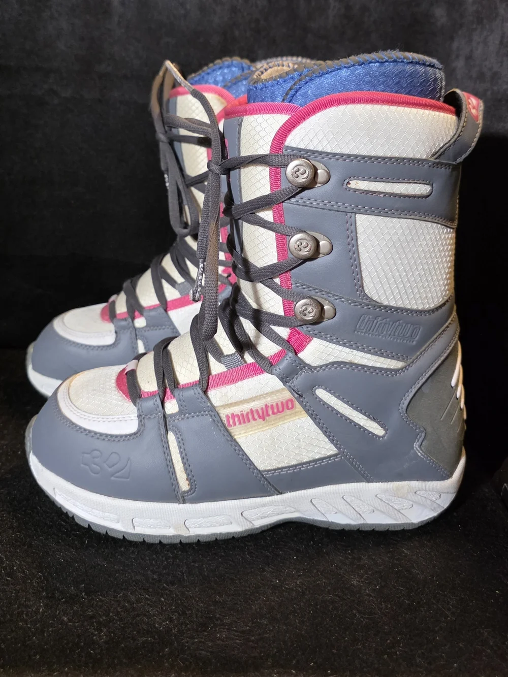 32 Womens Grey & Pink Snowboard Boots Size 8.5